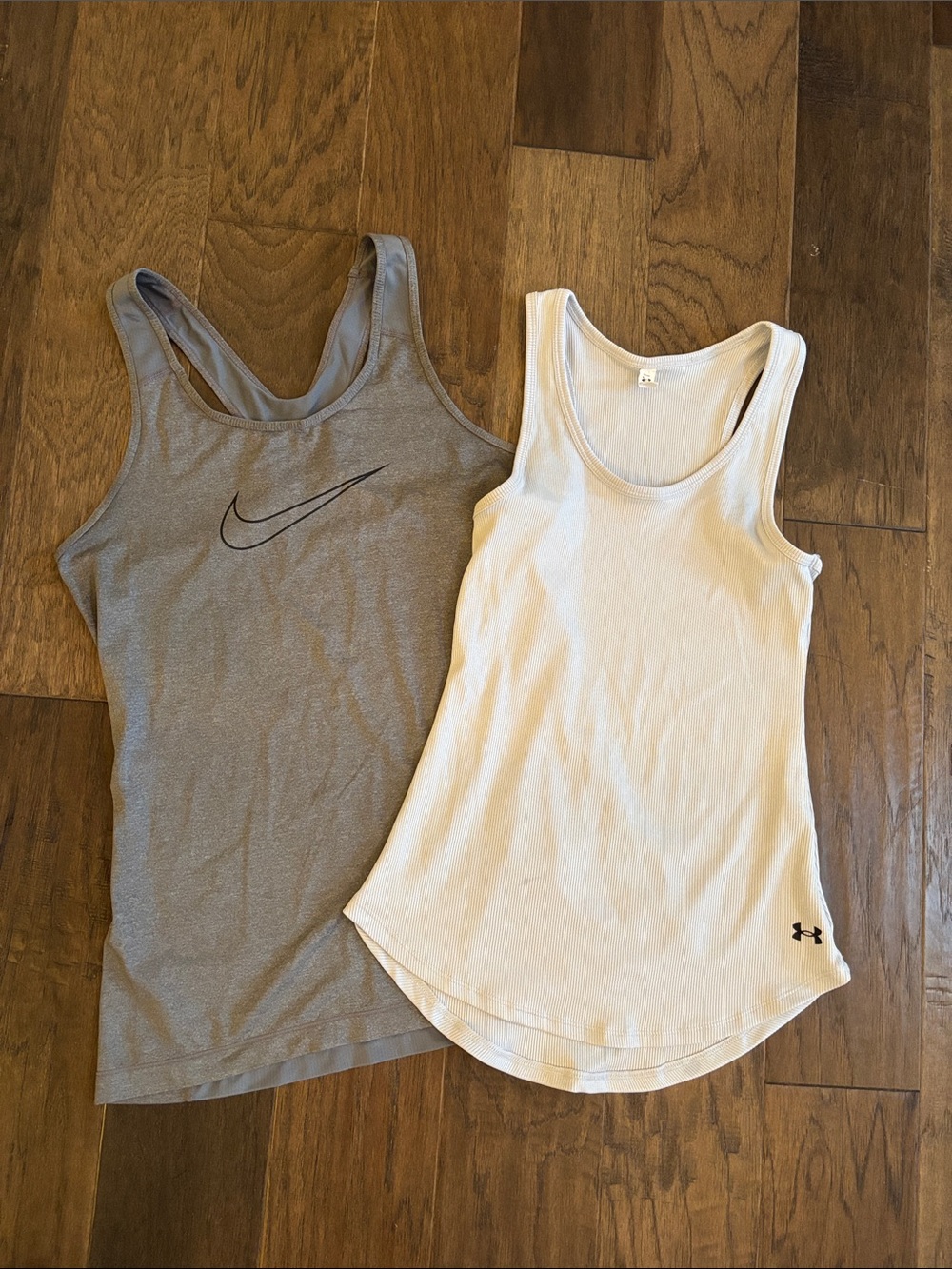 Lot of 2 Under Armour & Nike Women’s Athletic Tank Tops Size Small